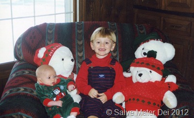 Christmas Reflects the Joy of Innocence. © SalveMaterDei.com, 2012