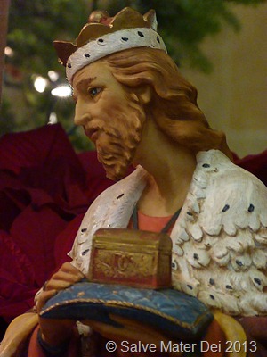 Bearing Gifts of Gold, Frankincense and Myrrh. . . © SalveMaterDei.com, 2013. EA Photo