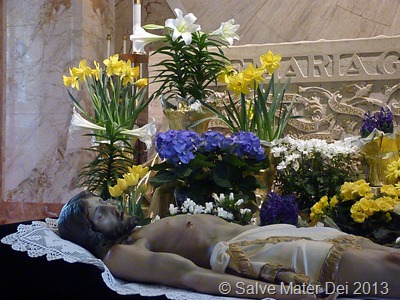 She Had Helped to Prepare His Body for Burial . . .© SalveMaterDei.com, 2013.
